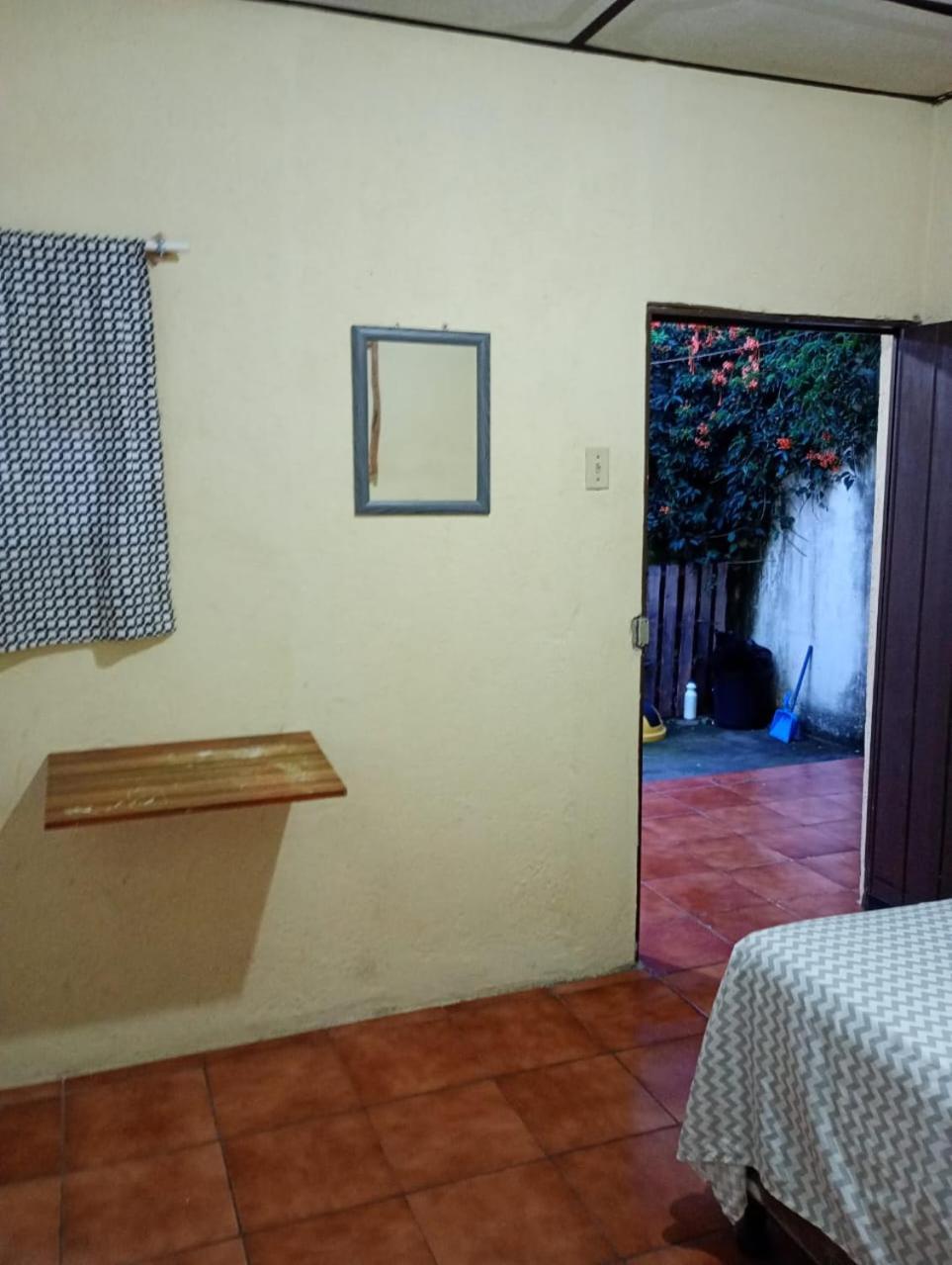 Hospedaje Basico El Jaguar Ξενοδοχείο Antigua Εξωτερικό φωτογραφία
