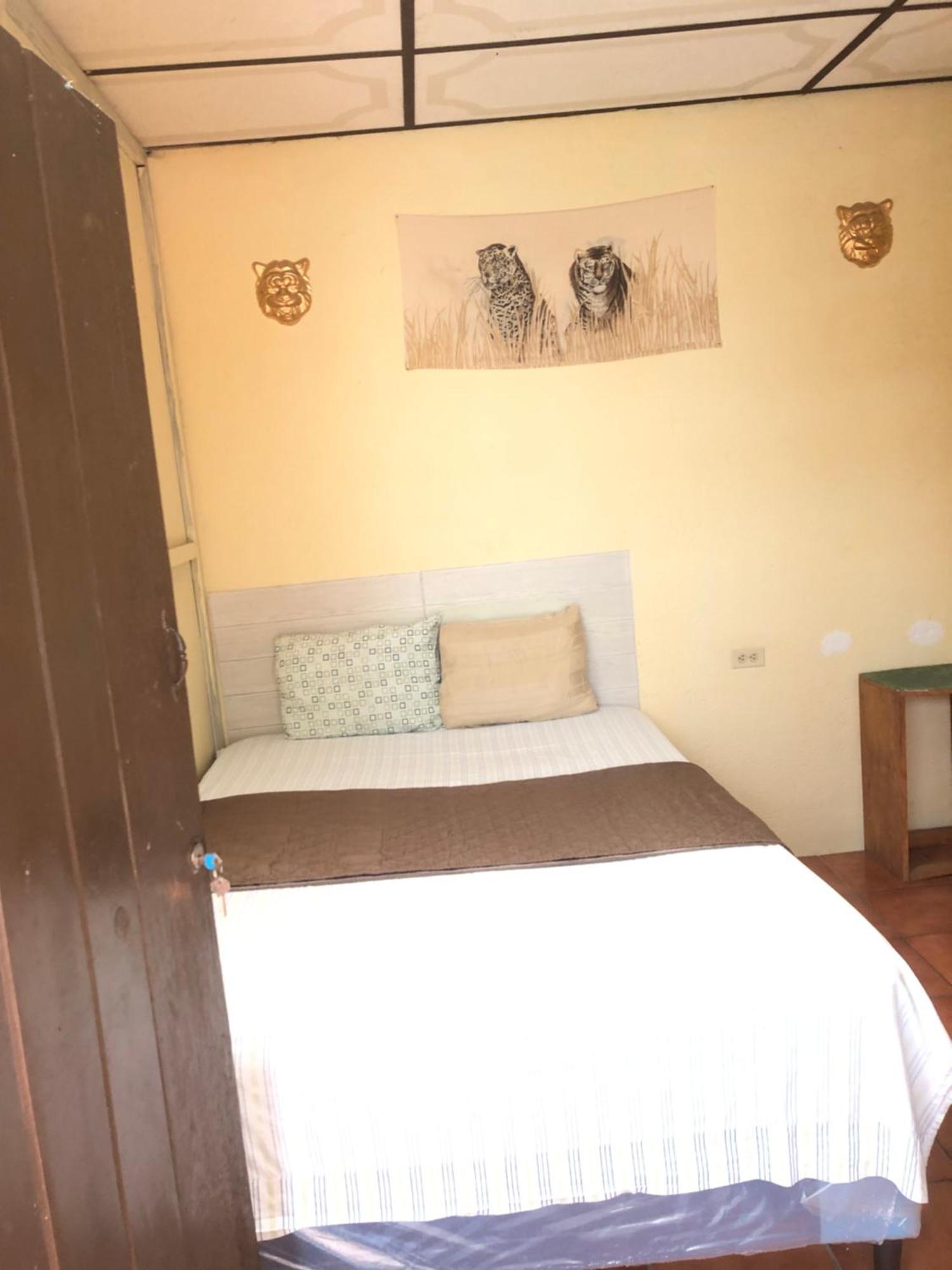 Hospedaje Basico El Jaguar Ξενοδοχείο Antigua Εξωτερικό φωτογραφία